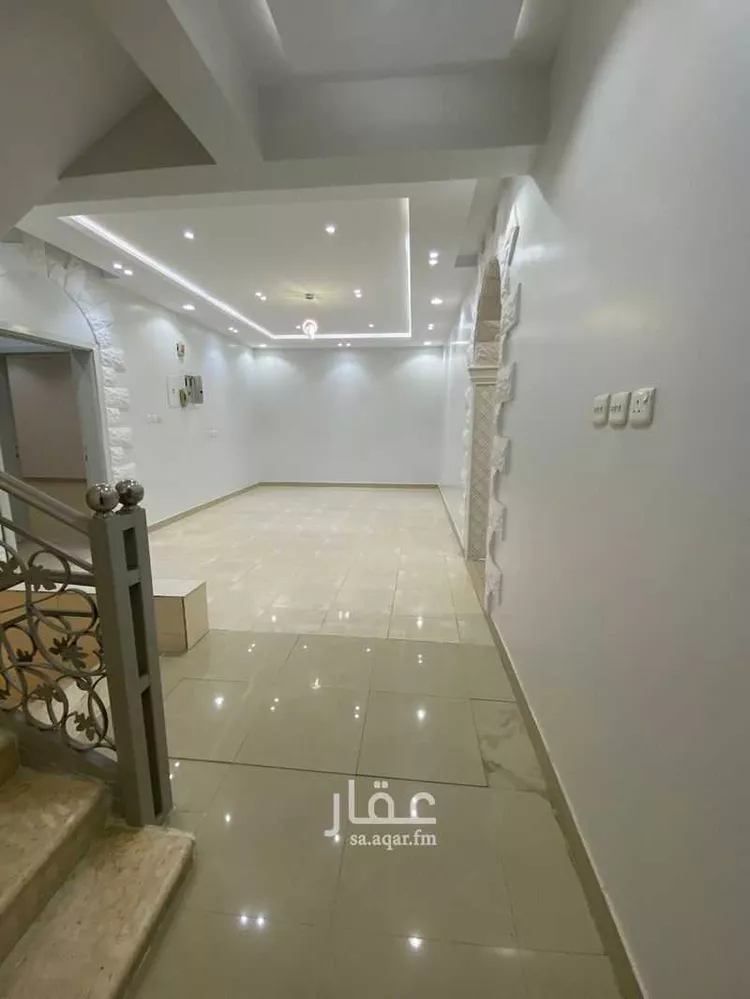 فيلا للبيع في شارع اسماء بنت مالك, حي الواحة, مدينة خميس مشيط, منطقة عسير صورة 2