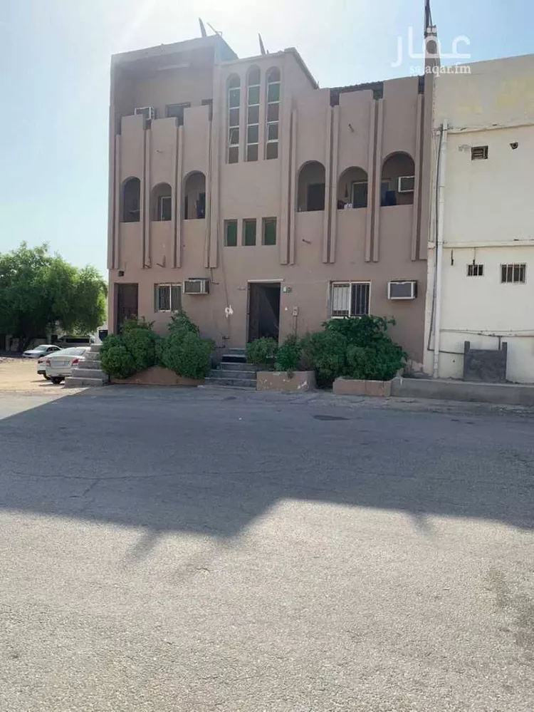 عمارة للبيع في شارع السادس عشر, حي الثقبة, مدينة الخبر, المنطقة الشرقية