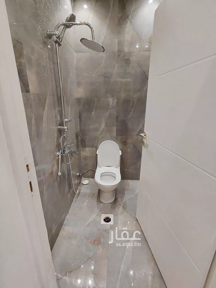 شقة للإيجار في شارع عبدالله بن شهيوين, حي الملقا, مدينة الرياض, منطقة الرياض صورة 3