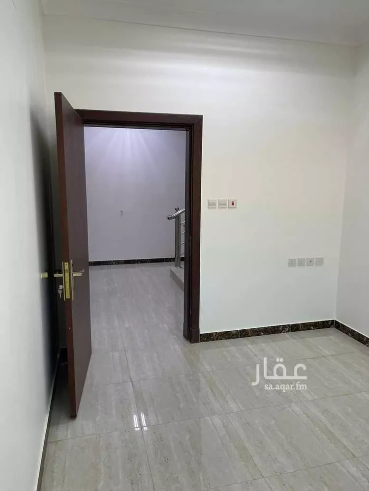 شقة للبيع في شارع صفيح, حي العزيزية, مدينة الرياض, منطقة الرياض صورة 2