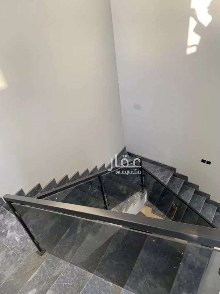 فيلا للبيع في شارع عبدالله بن مزيد, حي القرينية, مدينة جدة, منطقة مكة المكرمة صورة 3