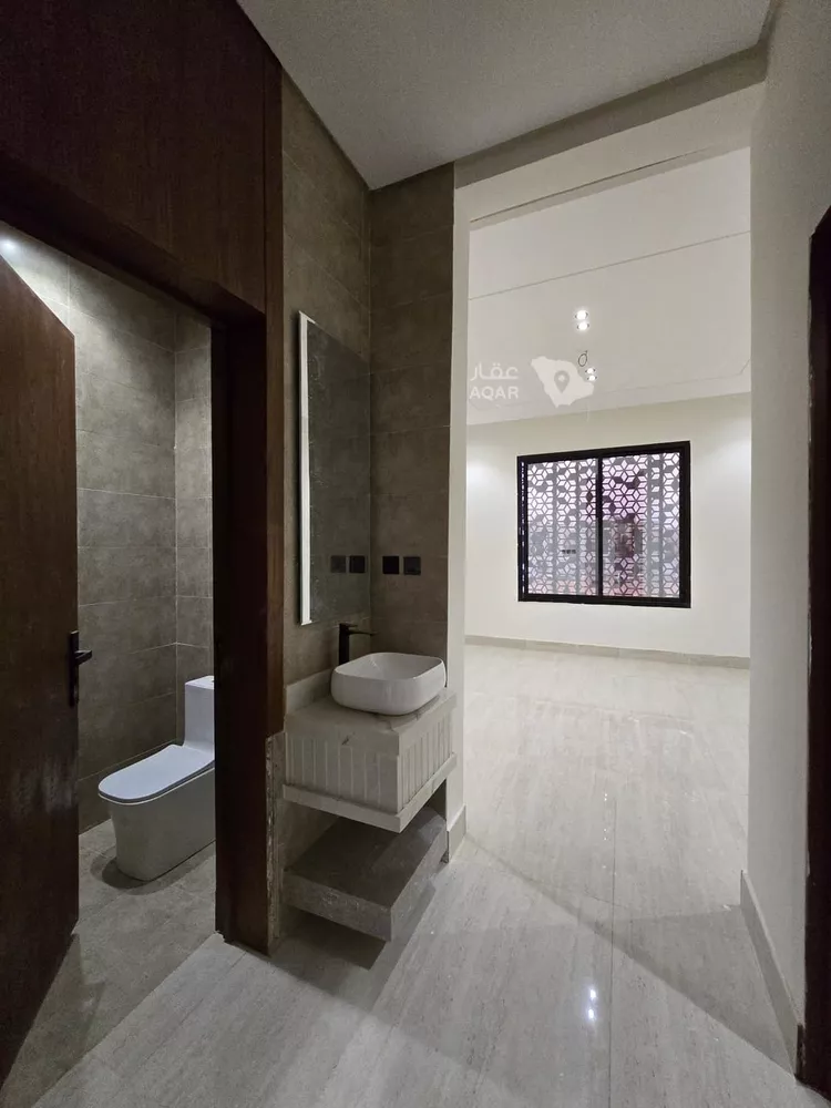 Floor for Sale in Riyadh Tuwaiq 8