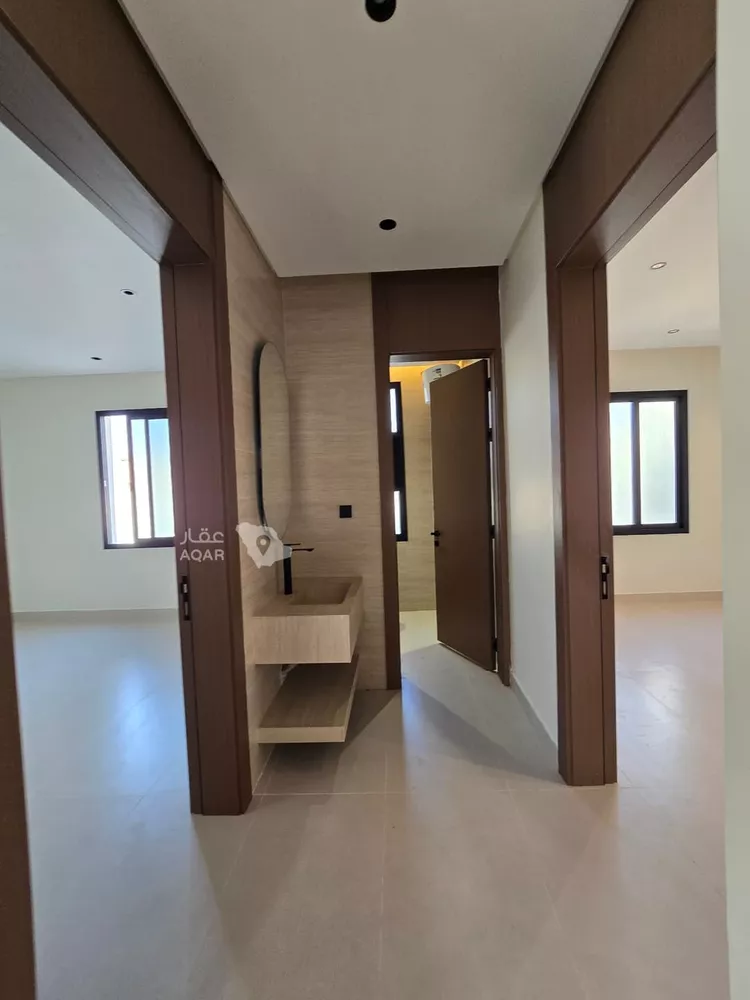 فيلا للبيع في شارع الحسين الحموي, حي طويق, مدينة الرياض, منطقة الرياض صورة 3
