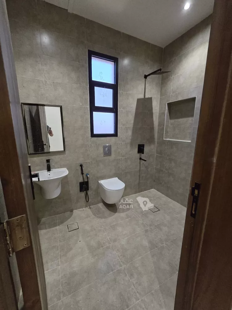 Floor for Sale in Riyadh Tuwaiq 12