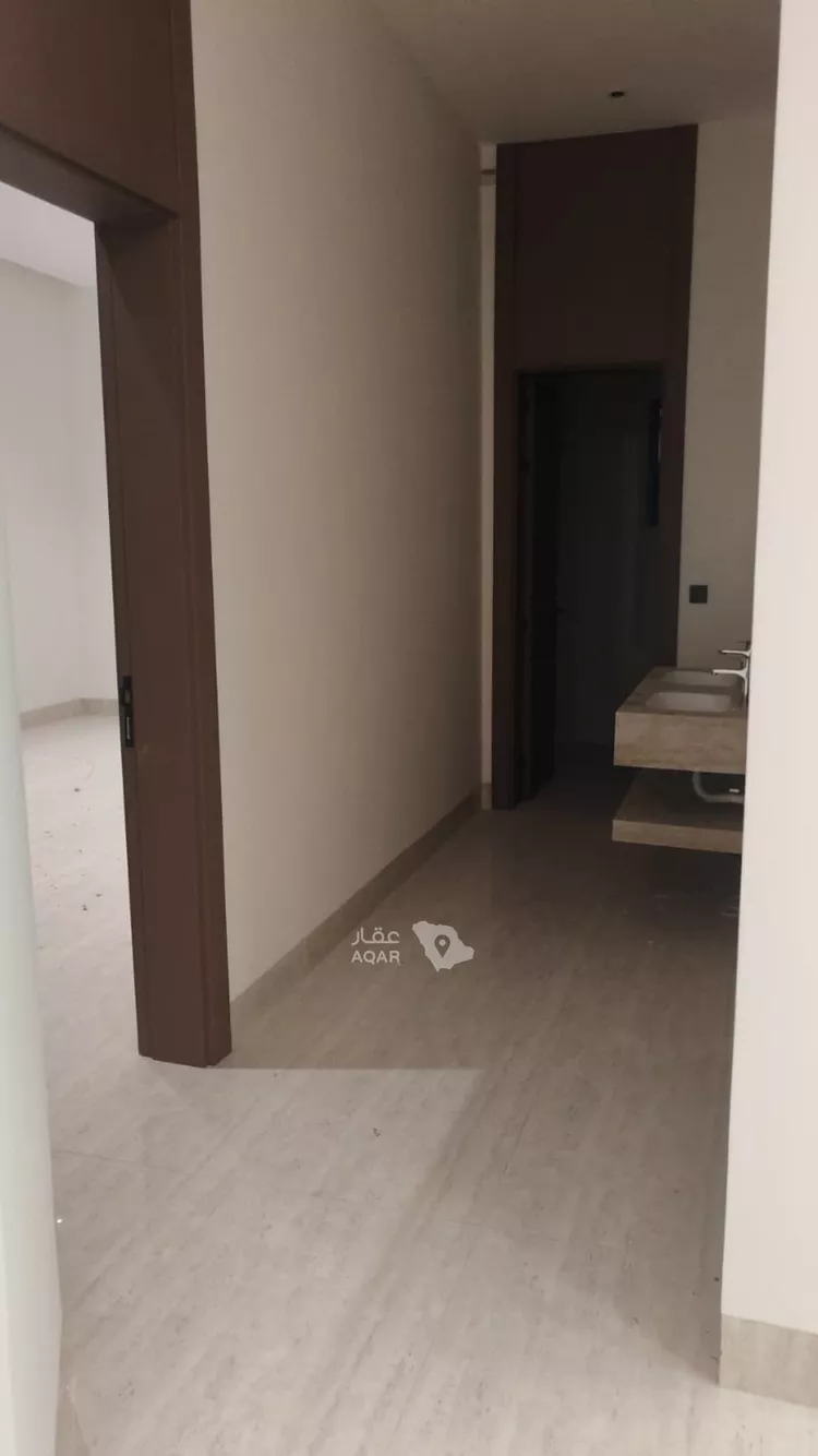 Floor for Rent in Riyadh Al Arid 12