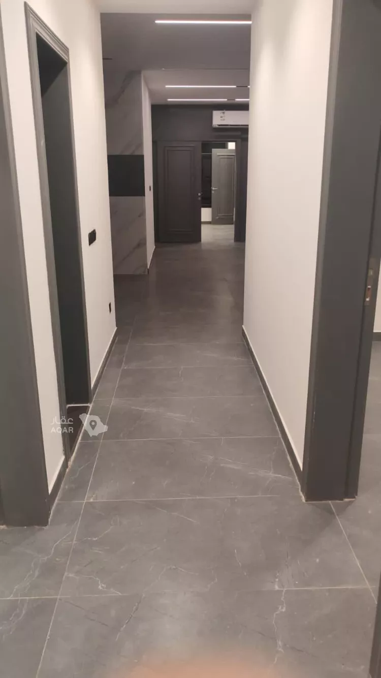 Floor for Rent in Riyadh Al Arid 5