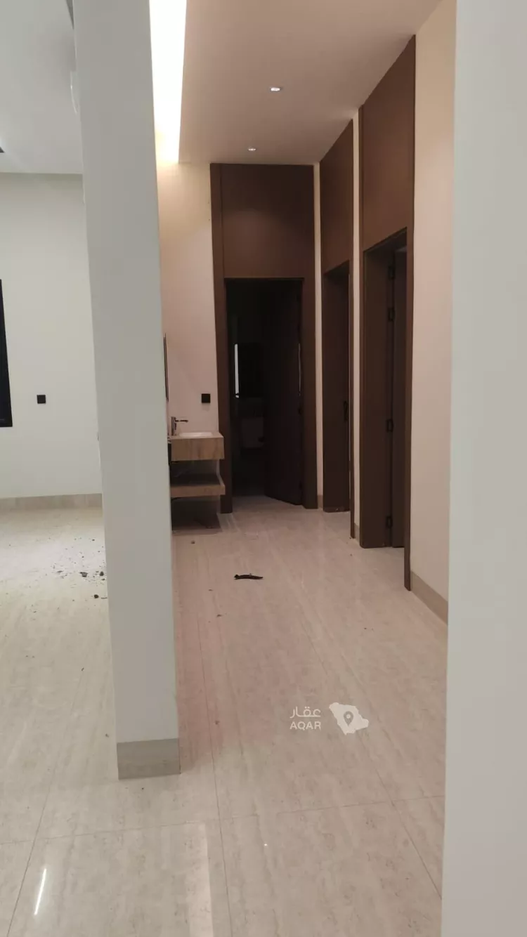 Floor for Rent in Riyadh Al Arid 5