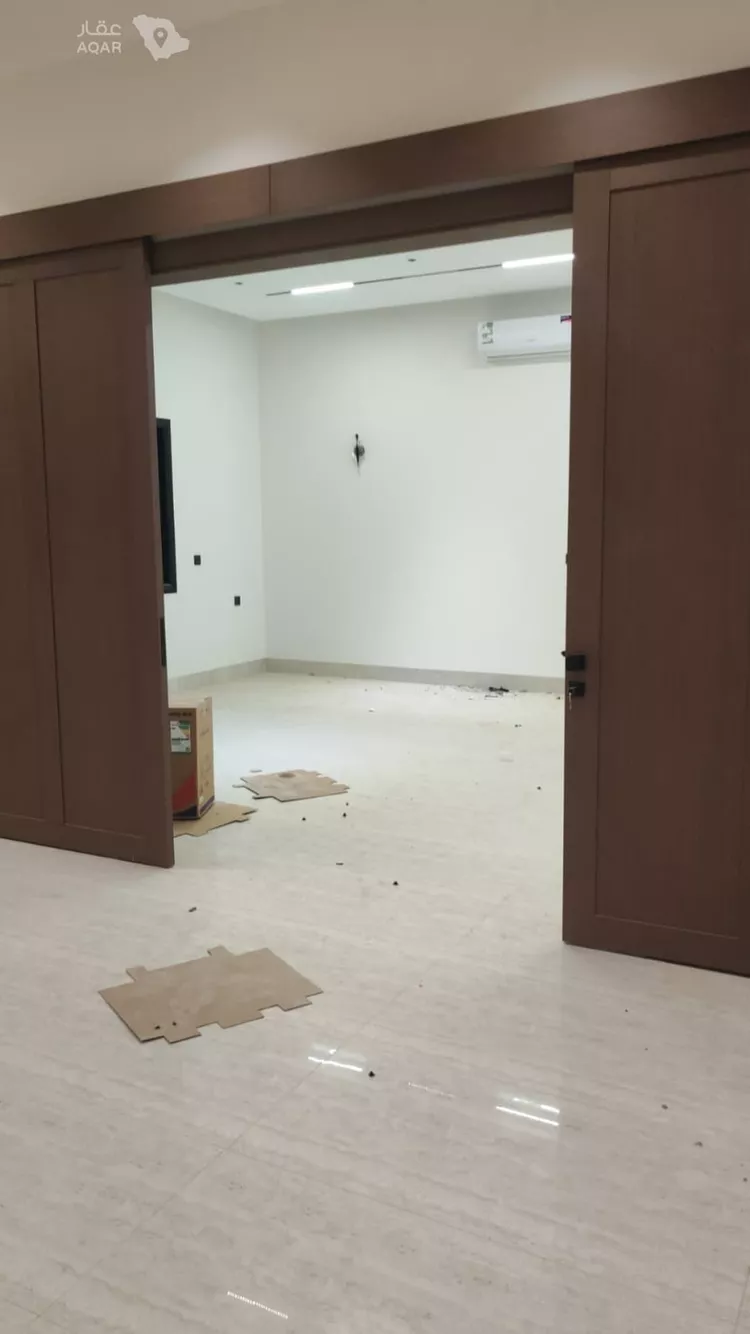 Floor for Rent in Riyadh Al Arid 2