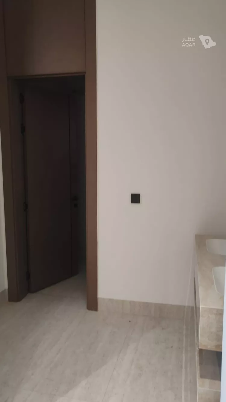 Floor for Rent in Riyadh Al Arid 3