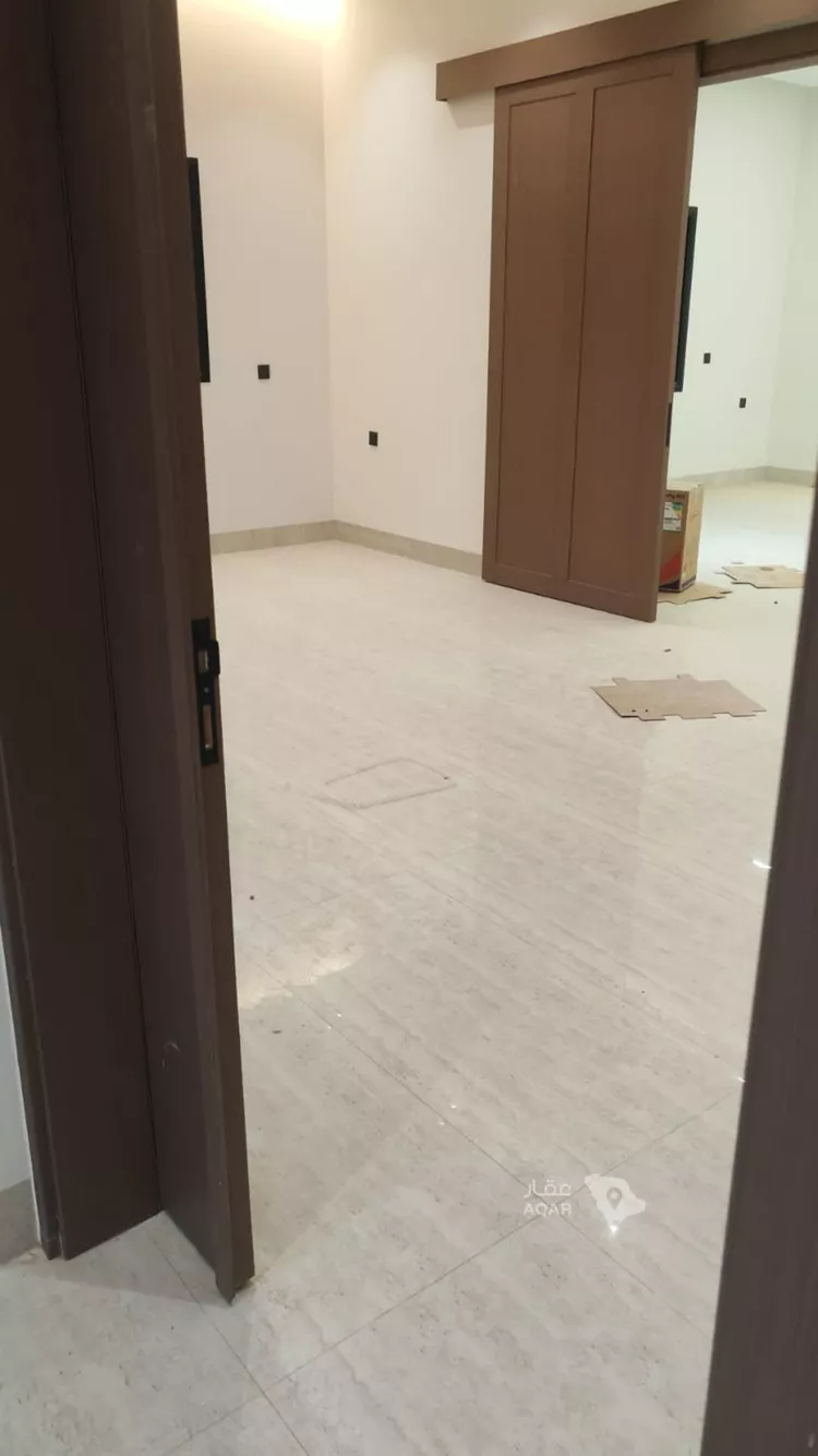 Floor for Rent in Riyadh Al Arid 7