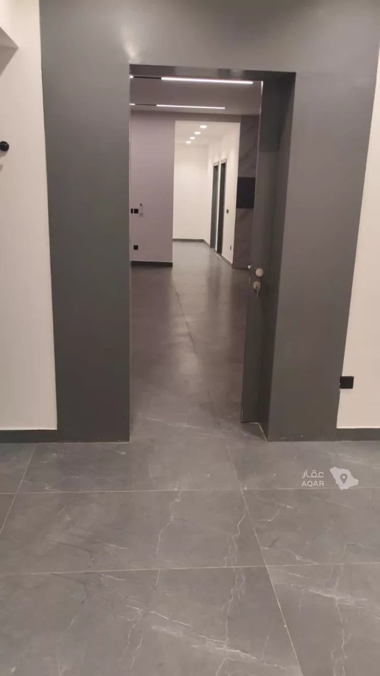 Floor for Rent in Riyadh Al Arid 2