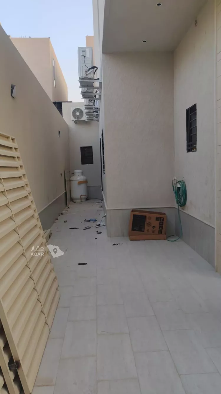 Floor for Rent in Riyadh Al Arid 8