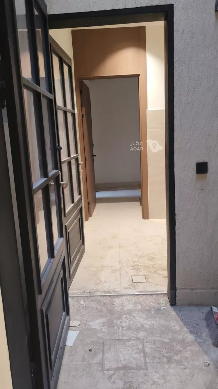 Floor for Rent in Riyadh Al Arid 11