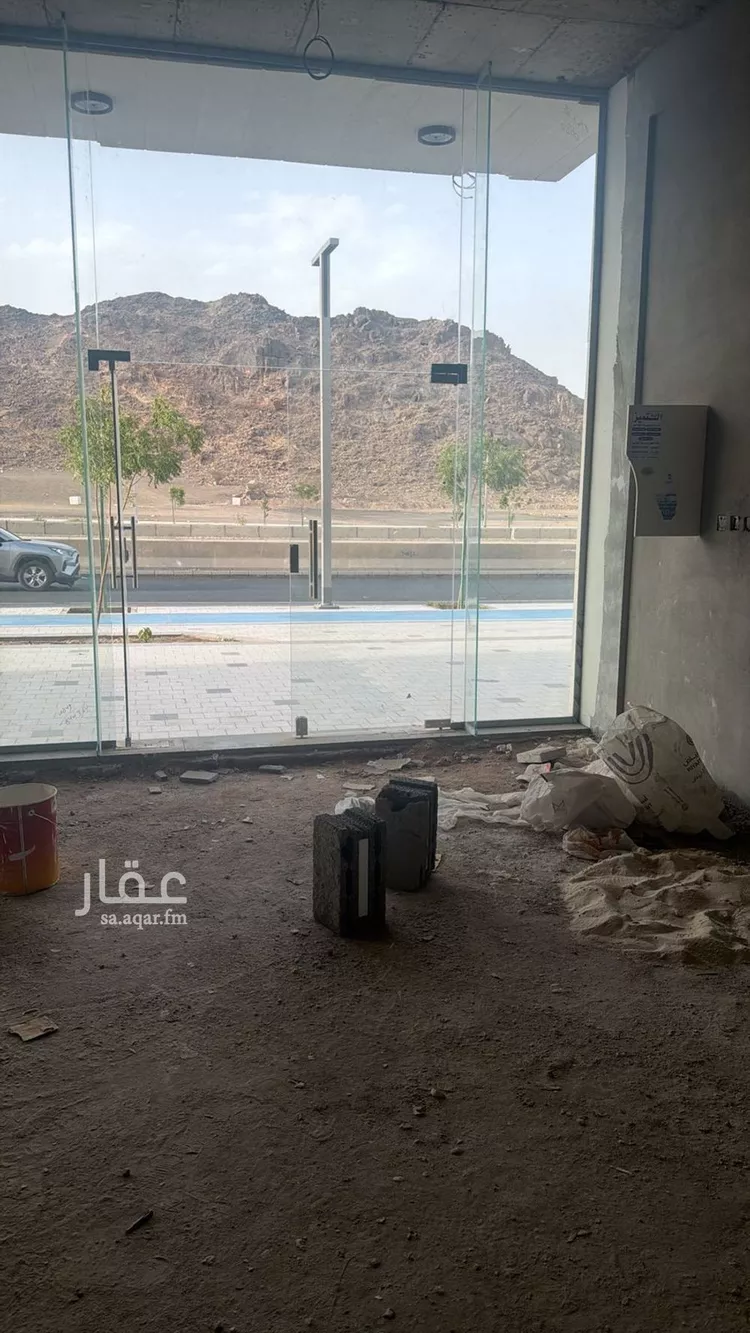 محل للإيجار في شارع الترمذي, حي العزيزية, مدينة المدينة المنورة, منطقة المدينة المنورة صورة 3