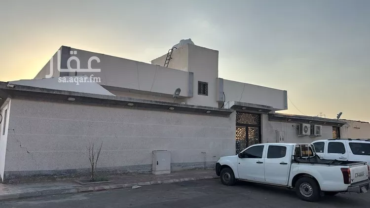 Floor for Sale in Medina An Naqs