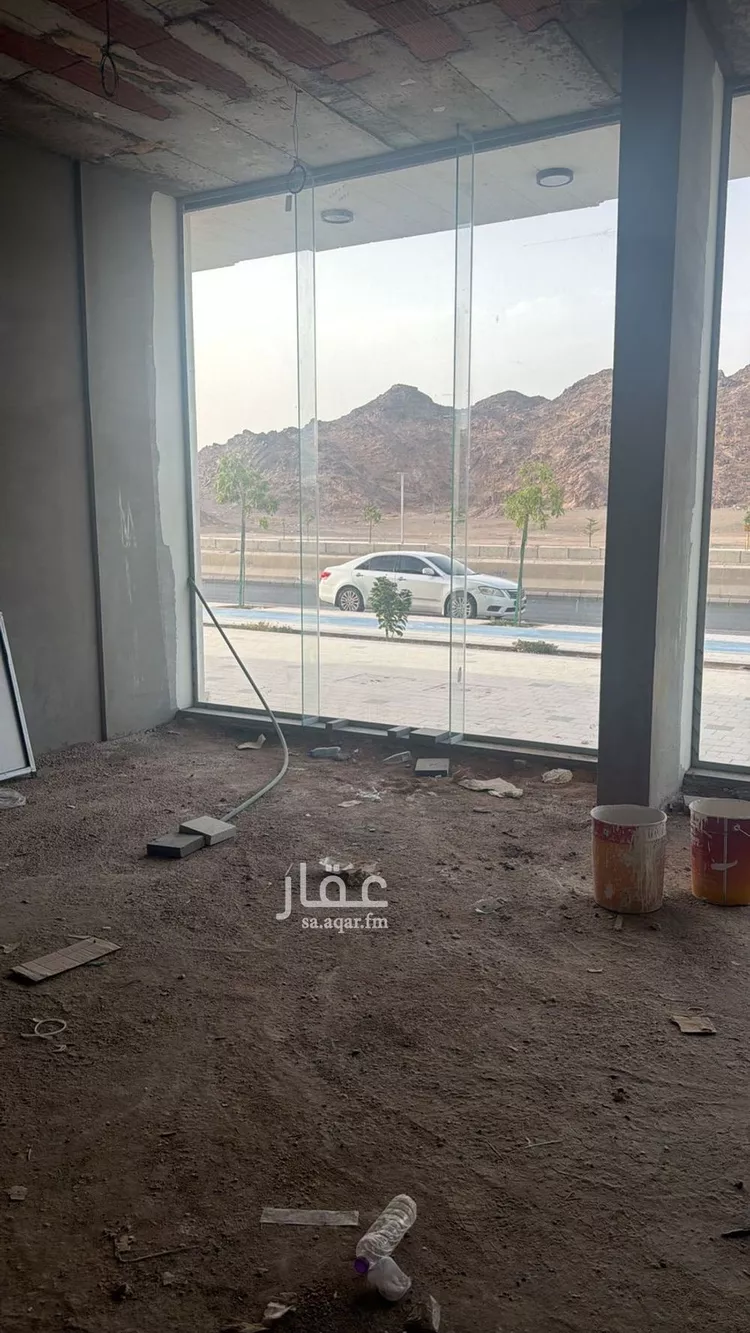 محل للإيجار في شارع الترمذي, حي العزيزية, مدينة المدينة المنورة, منطقة المدينة المنورة صورة 2