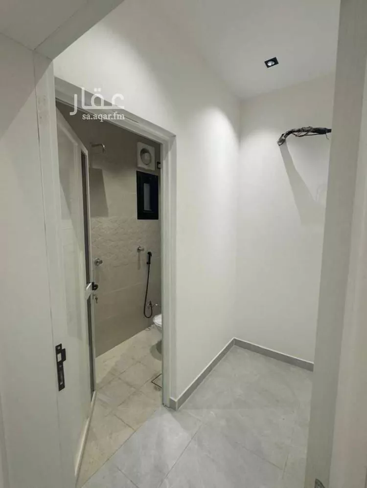 شقة للبيع في شارع أبو سعيد السيرافي, حي الرحاب 2, مدينة جازان, منطقة جازان صورة 5