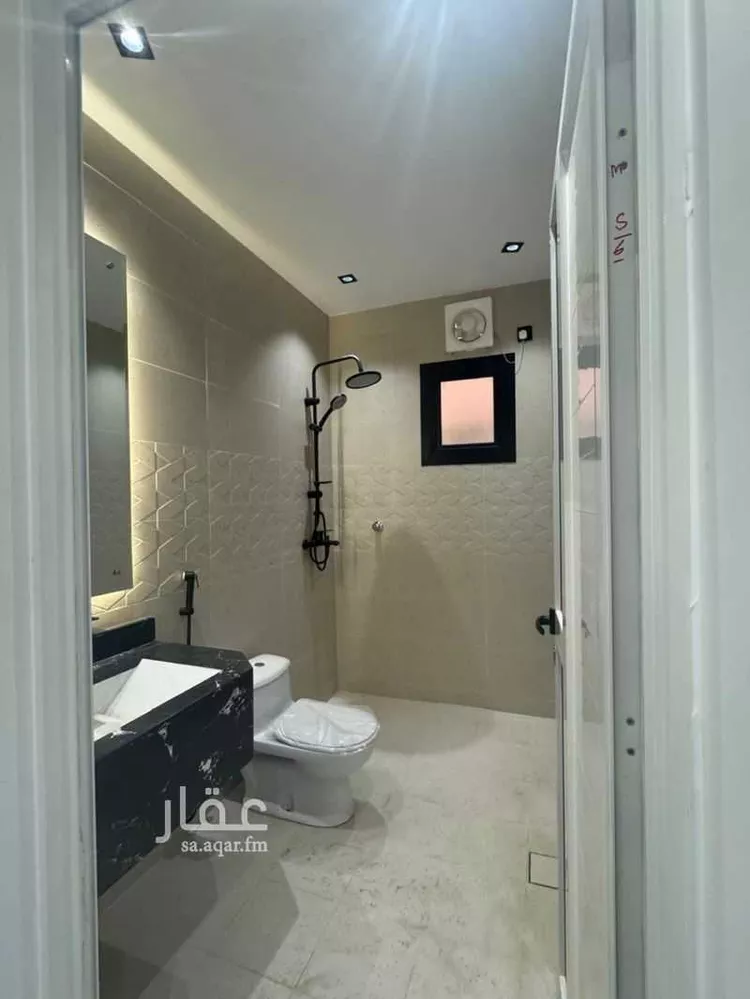 شقة للبيع في شارع أبو سعيد السيرافي, حي الرحاب 2, مدينة جازان, منطقة جازان صورة 2