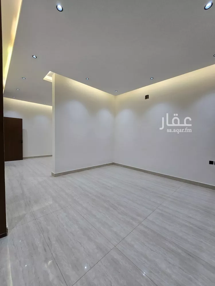 دور للبيع في شارع محمد بن الهيثم بن شبابه, حي الصفاء, مدينة الرياض, منطقة الرياض صورة 5
