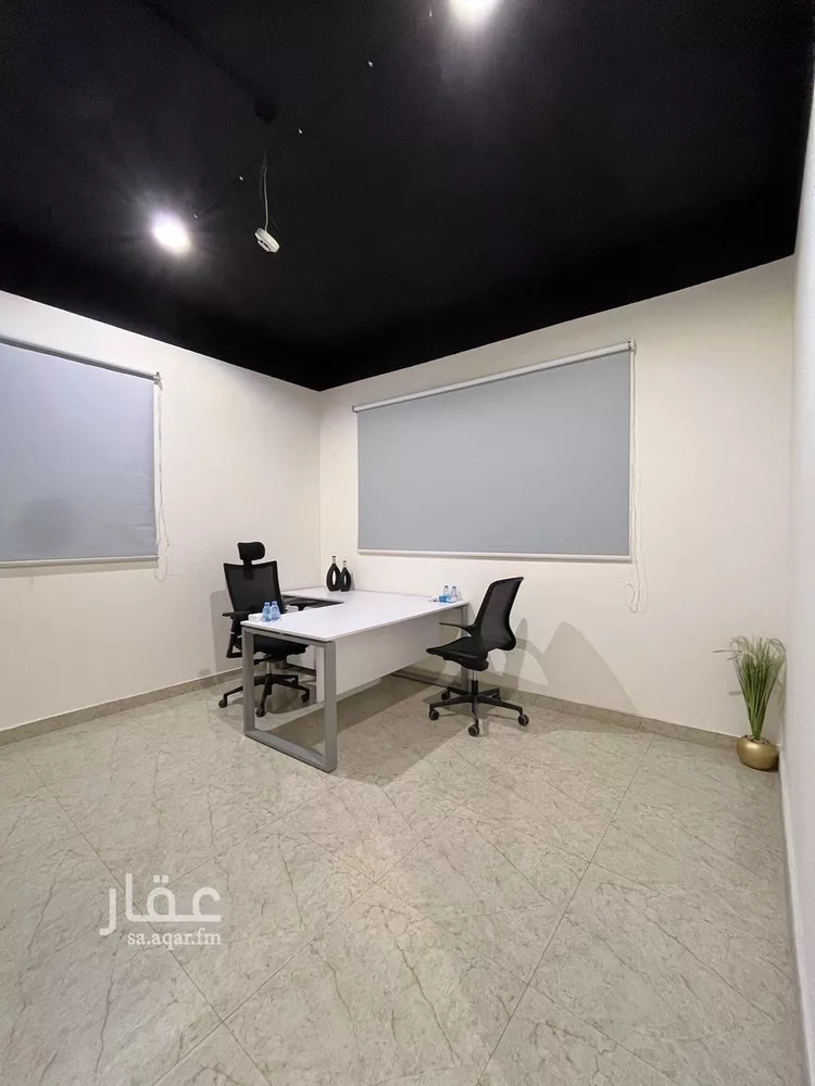 مكتب تجاري للإيجار في شارع صلاح الدين الايوبي الفرعي, حي الصفاء, مدينة الرياض, منطقة الرياض