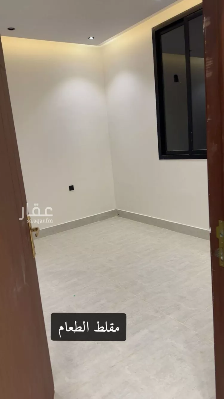 Floor for Rent in Riyadh Badr 1 صورة