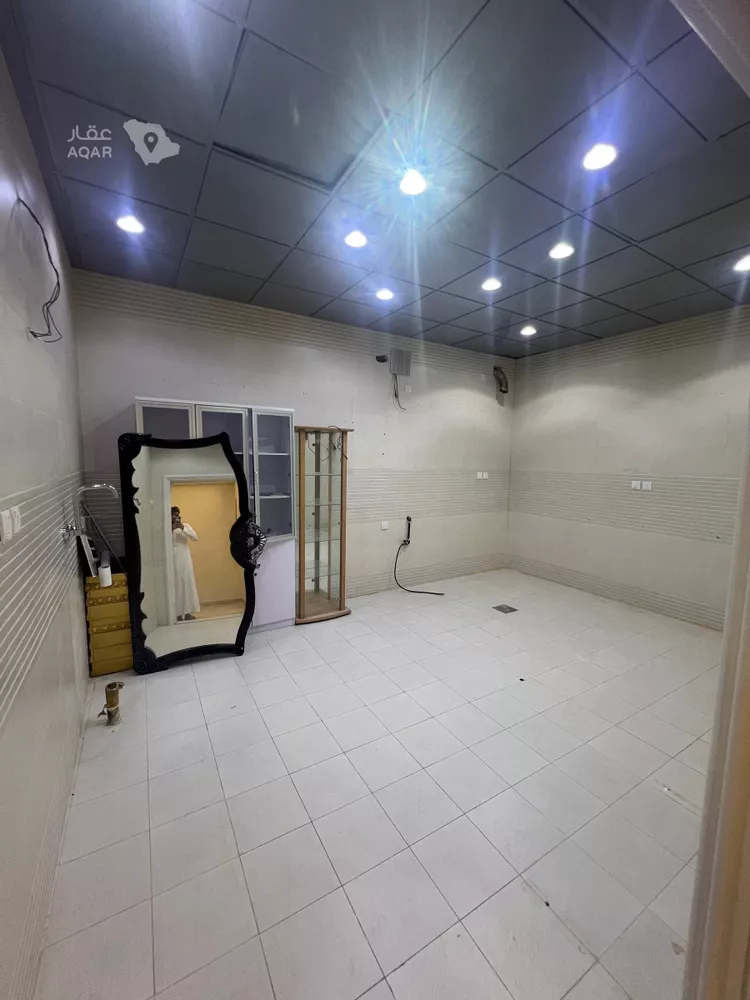 Floor for Rent in Riyadh Al Uraija Al Gharbiyah صورة 3