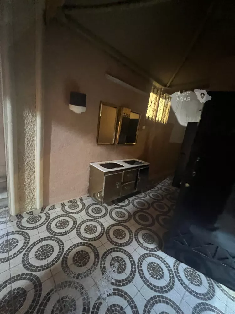 Floor for Rent in Riyadh Al Uraija Al Gharbiyah صورة 2