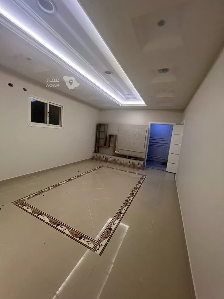 Floor for Rent in Riyadh Al Uraija Al Gharbiyah