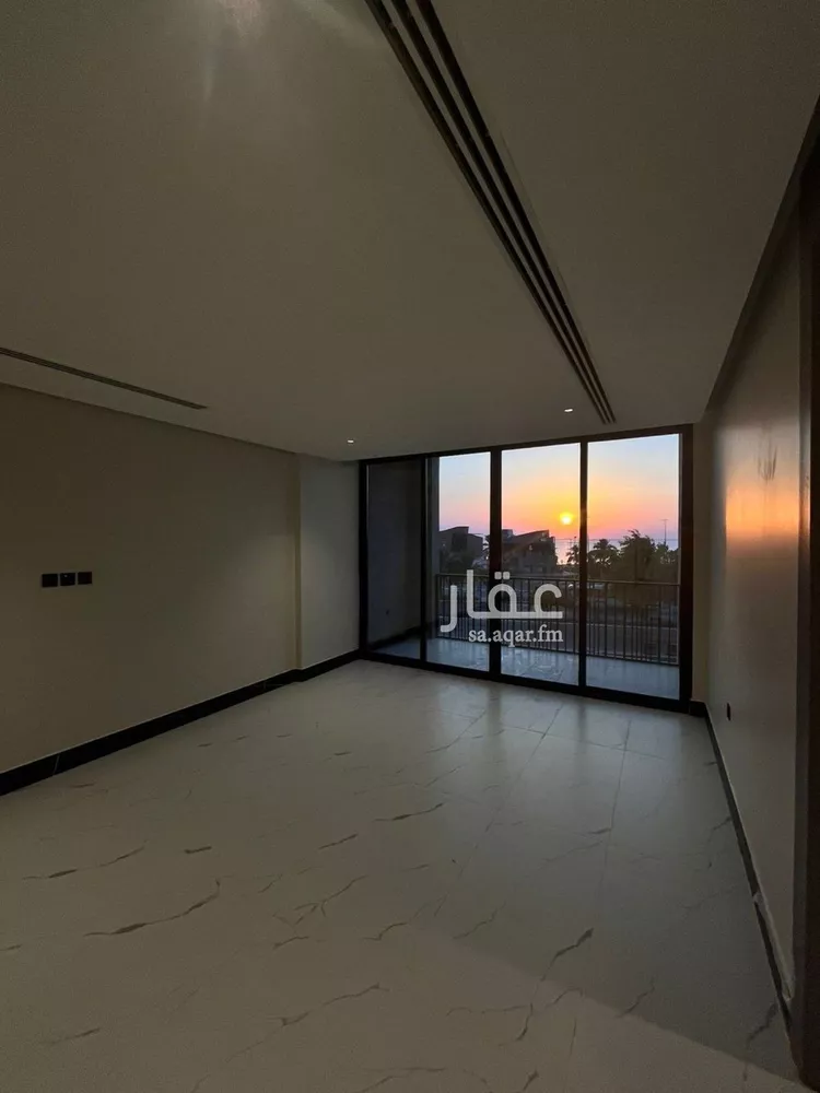 شقة للبيع في شارع الملك عبد الله بن عبدالعزيز, حي الشاطئ الغربي, مدينة الدمام, المنطقة الشرقية