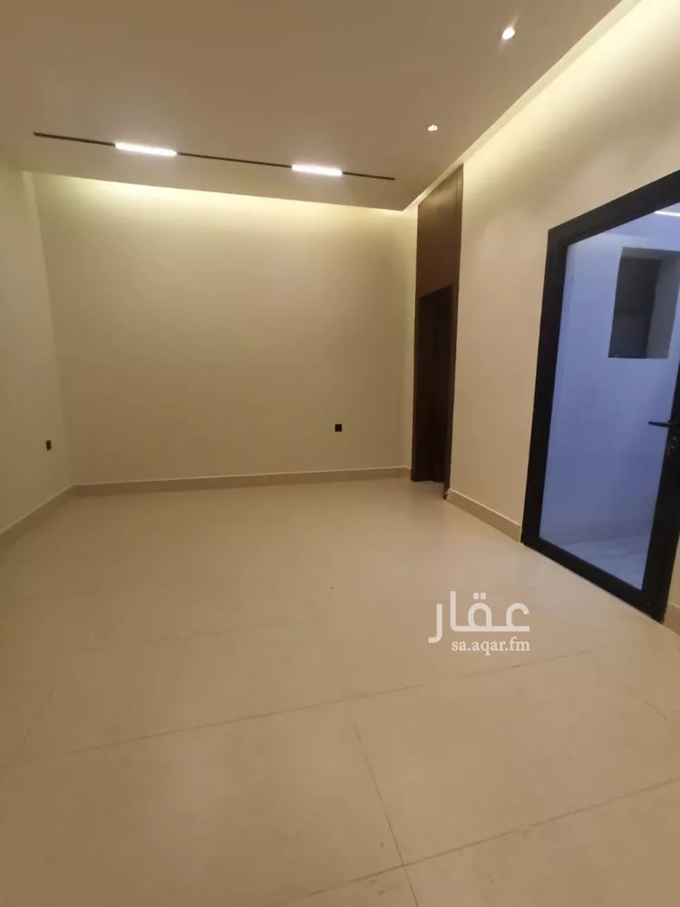دور للبيع في شارع شهاب الدين القلقشندي, حي عكاظ, مدينة الرياض, منطقة الرياض صورة 4