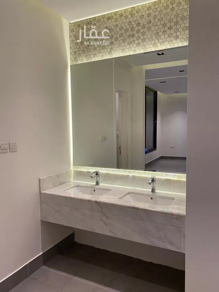 فيلا للبيع في شارع أحمد بن عجلان, حي القيروان, مدينة الرياض, منطقة الرياض صورة 5