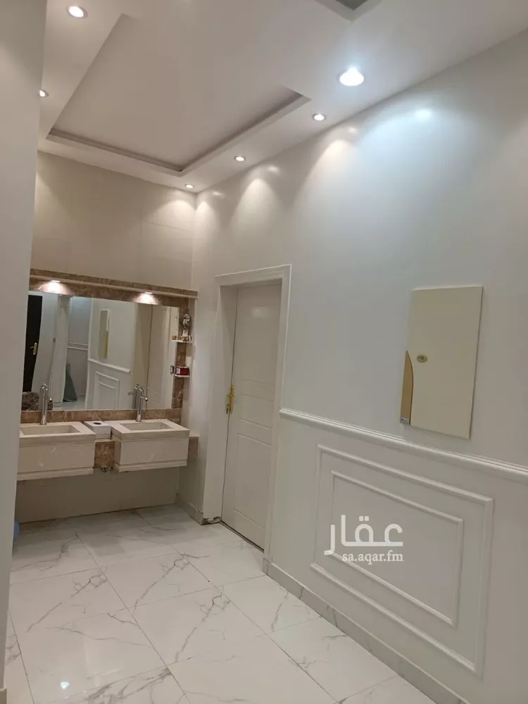 فيلا للبيع في شارع هارون الزهري, حي الرمال, مدينة الرياض, منطقة الرياض