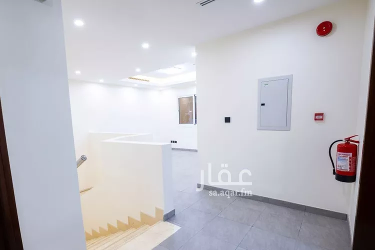 فيلا للبيع في شارع ابن أبي راشد, حي المعذر, مدينة الرياض, منطقة الرياض 11