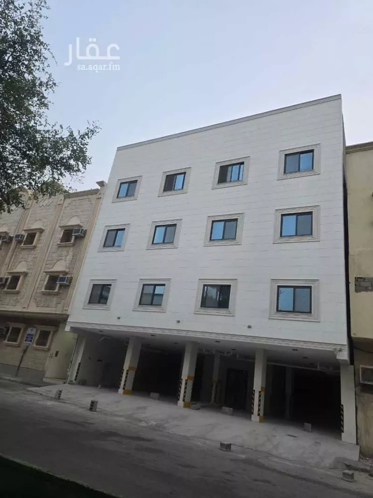 عمارة للبيع في شارع جيزان, حي الثقبة, مدينة الخبر, المنطقة الشرقية