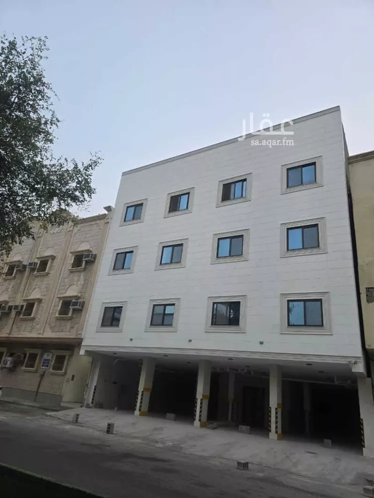 عمارة للبيع في شارع جيزان, حي الثقبة, مدينة الخبر, المنطقة الشرقية صورة 2