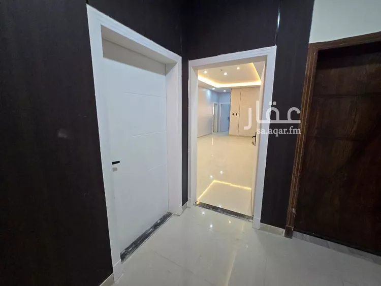 شقة للبيع في شارع سهيل بن رافع, حي ضاحية الملك فهد, مدينة الدمام, المنطقة الشرقية