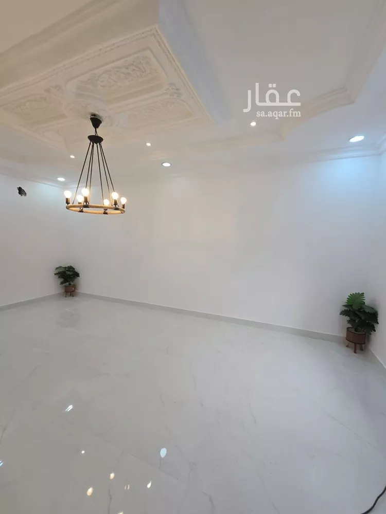 فيلا للبيع في شارع سعيد بن العاص, حي ضاحية الملك فهد, مدينة الدمام, المنطقة الشرقية صورة 2