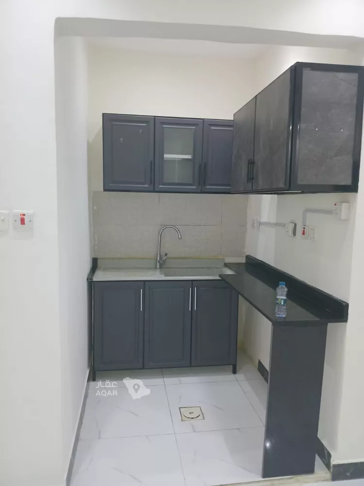 شقة للإيجار في شارع الغريسة, حي إشبيلية, مدينة الرياض, منطقة الرياض 5