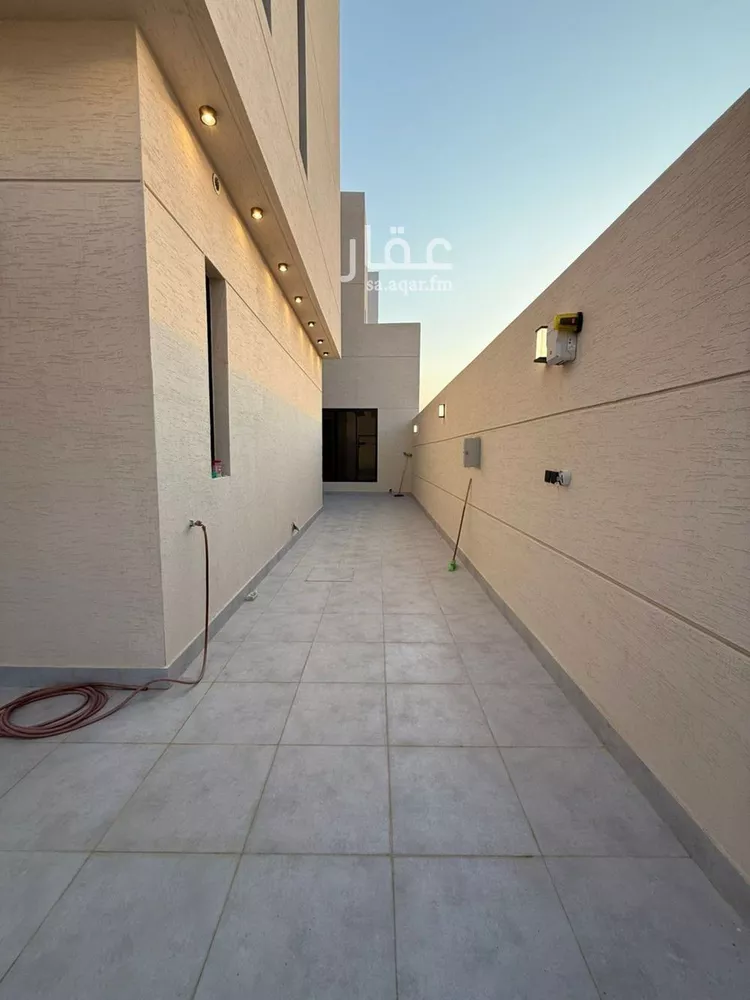 فيلا للبيع في شارع أحمد الكازروني, حي المهدية, مدينة الرياض, منطقة الرياض صورة 5