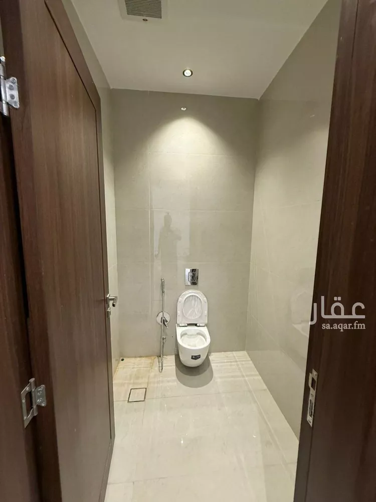 فيلا للبيع في شارع أحمد الكازروني, حي المهدية, مدينة الرياض, منطقة الرياض صورة 4