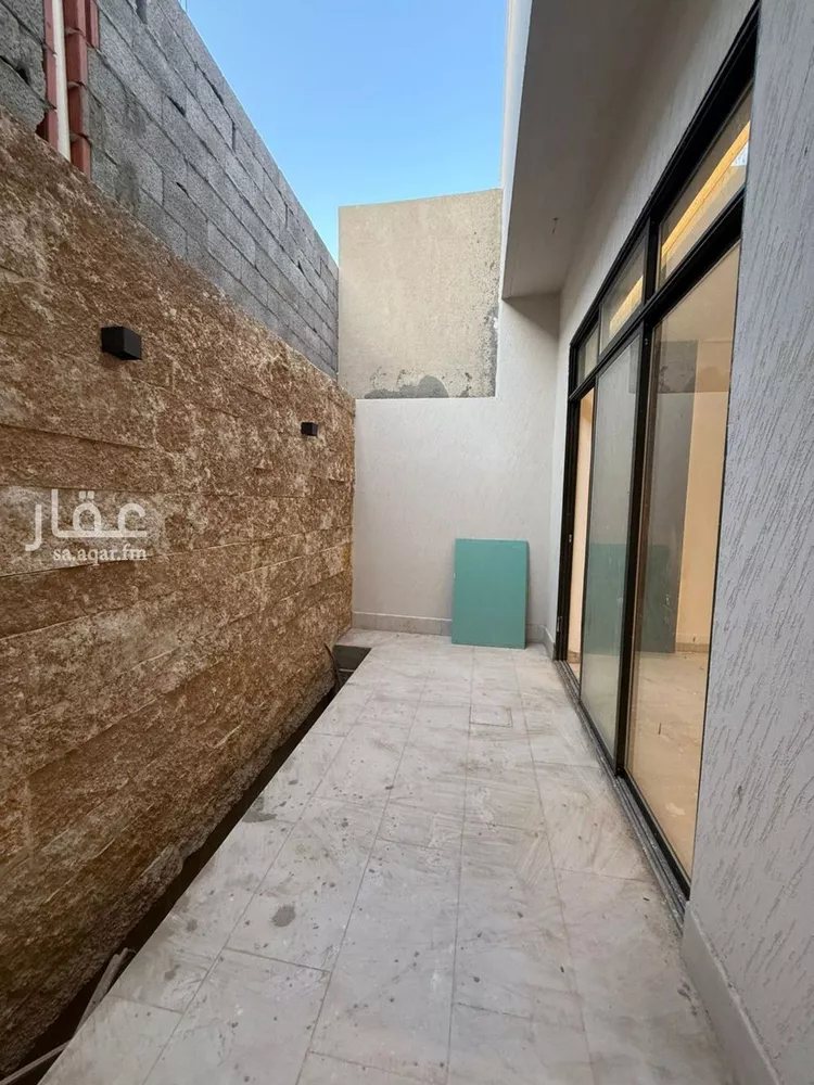 فيلا للبيع في شارع إسماعيل بن حماد, حي المهدية, مدينة الرياض, منطقة الرياض صورة 2