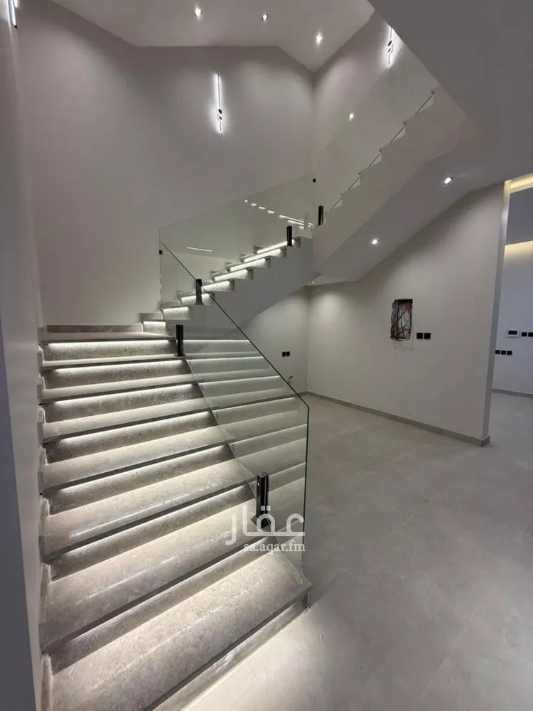 فيلا للبيع في شارع أبي الحسن الأسفرائيني, حي المهدية, مدينة الرياض, منطقة الرياض صورة 4