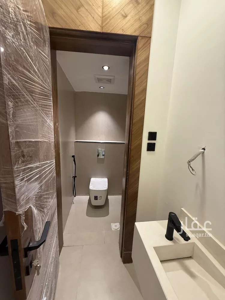 فيلا للبيع في شارع قطب الدين بن السلطان, حي المهدية, مدينة الرياض, منطقة الرياض صورة 5