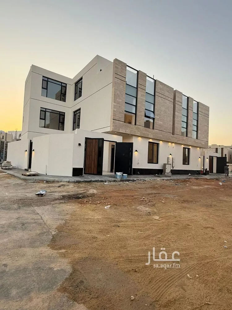 فيلا للبيع في شارع أحمد مفتي المكي الحنفي, حي المهدية, مدينة الرياض, منطقة الرياض صورة 2