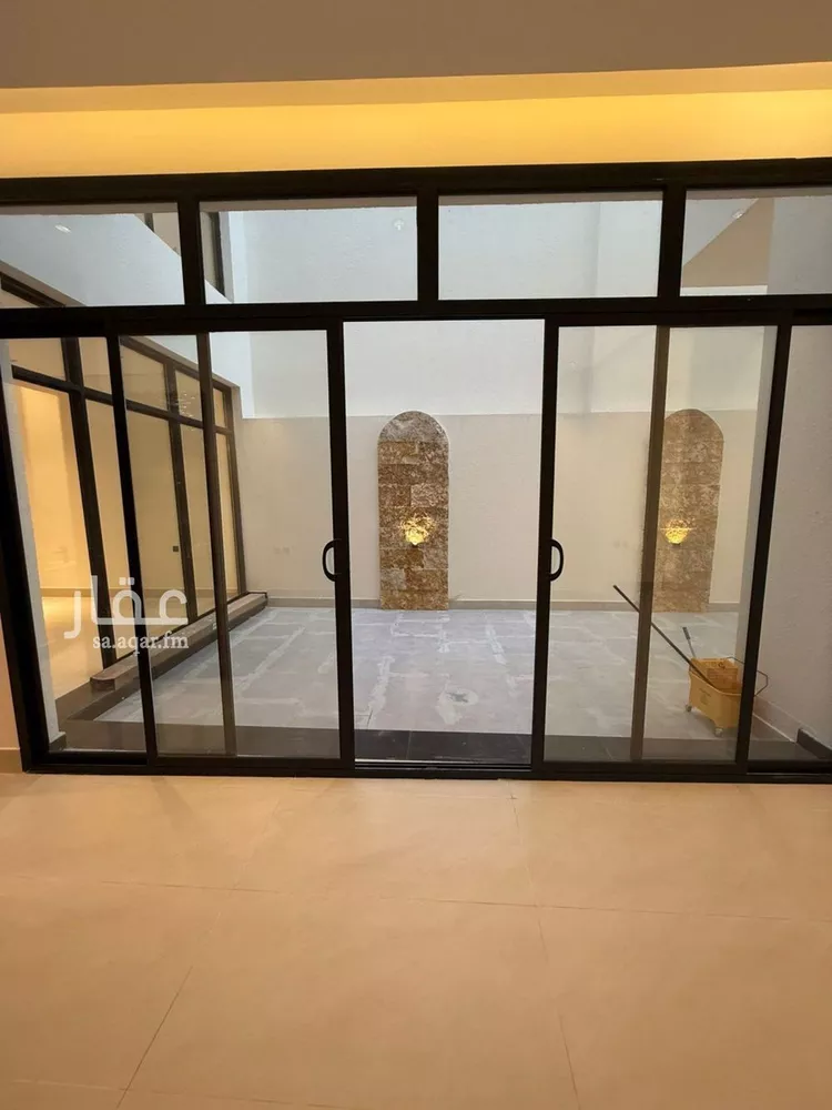 فيلا للبيع في شارع قطب الدين بن السلطان, حي المهدية, مدينة الرياض, منطقة الرياض صورة 5