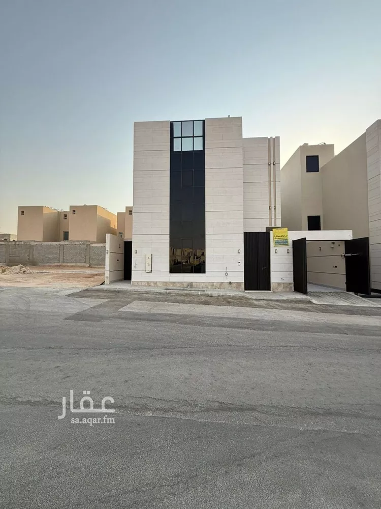 فيلا للبيع في شارع أحمد الكازروني, حي المهدية, مدينة الرياض, منطقة الرياض صورة 2