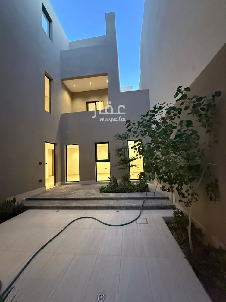 فيلا للبيع في شارع قطب الدين بن السلطان, حي المهدية, مدينة الرياض, منطقة الرياض صورة 3