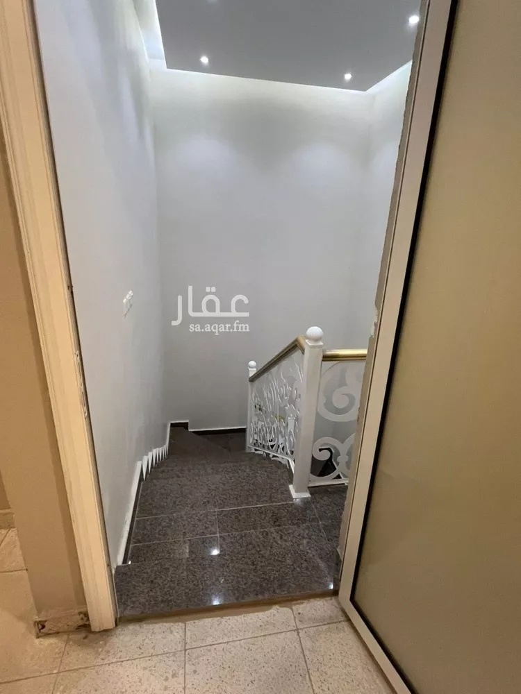 شقة للبيع في شارع الانوار, حي البحيرة, مدينة الخبر, المنطقة الشرقية صورة 2