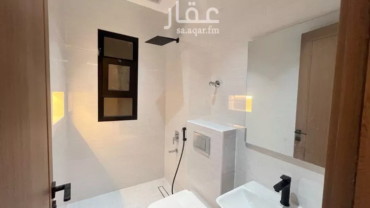 شقة للبيع في شارع شارع عرض 20 متر, حي الحمراء, مدينة الخبر, المنطقة الشرقية صورة 5