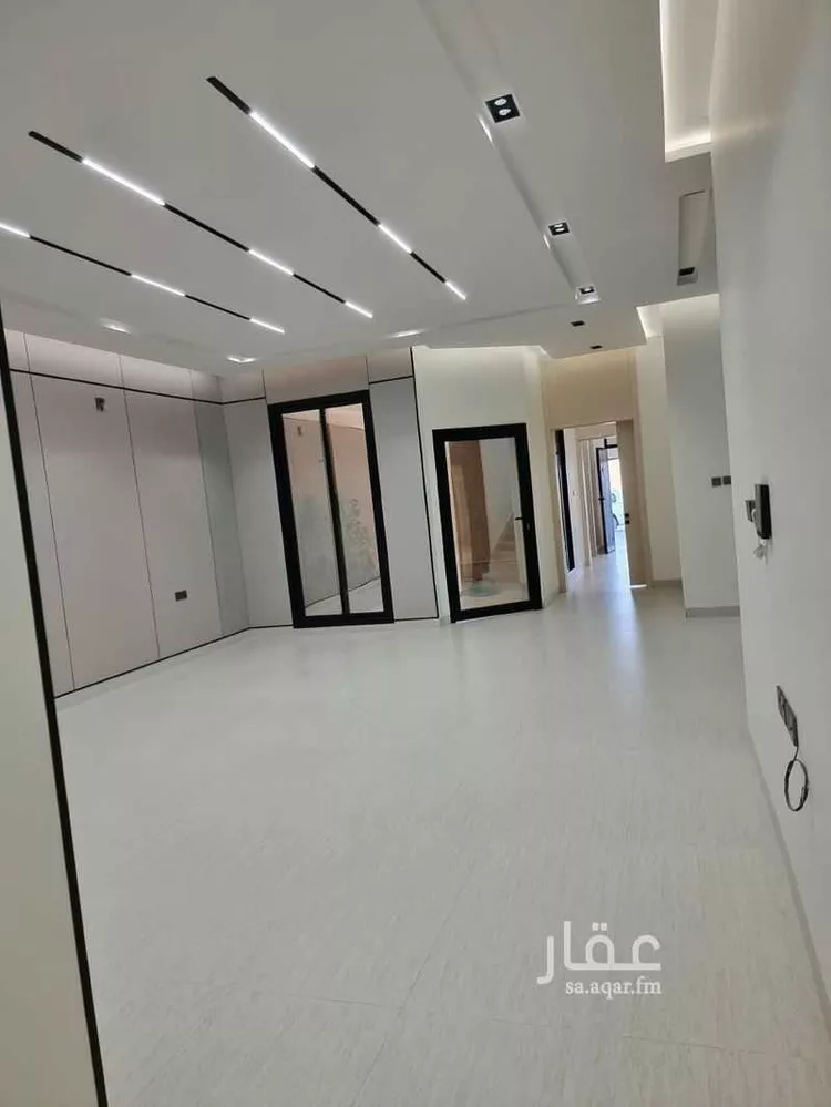 فيلا للبيع في شارع ممر 117, حي الرمال, مدينة الرياض, منطقة الرياض 11